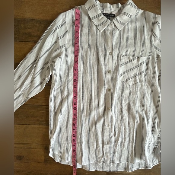 ADRIANNA PAPELL Button Up LINEN SHIRT LONG SLEEVES IN WHITE and GREY stripes - Picture 6 of 11